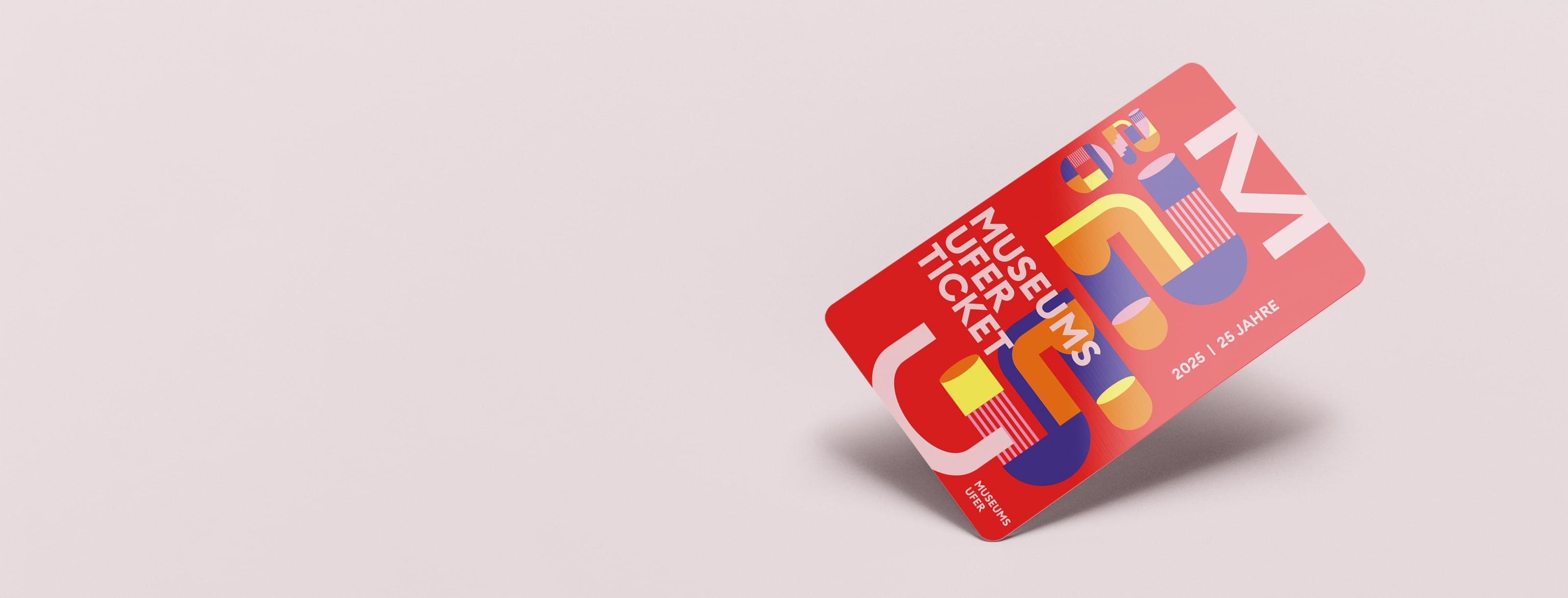 Rotes Museumsticket mit modernem Grafikdesign